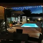 Kuca Za Odmor Laurus S Bazenom Ferienhaus