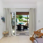 Vakantiehuis Kuca Za Odmor Laurus S Bazenom *