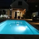 Kuca Za Odmor Laurus S Bazenom