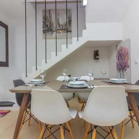 Holiday home Kuca Za Odmor Laurus S Bazenom *