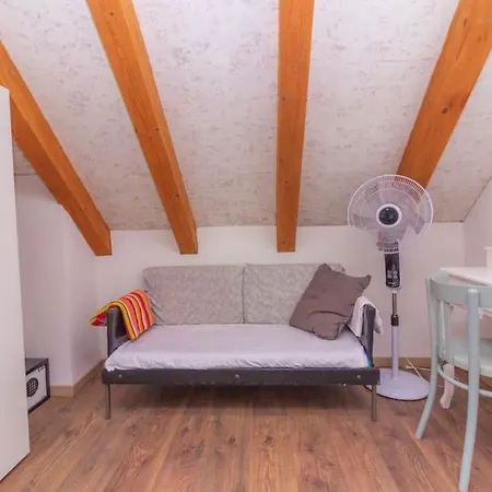 Kuca Za Odmor Laurus S Bazenom Holiday home