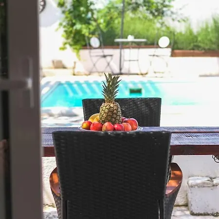 Kuca Za Odmor Laurus S Bazenom Kukljica