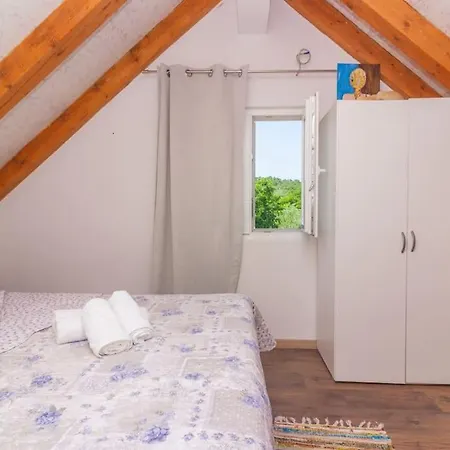 Дом отдыха Kuca Za Odmor Laurus S Bazenom