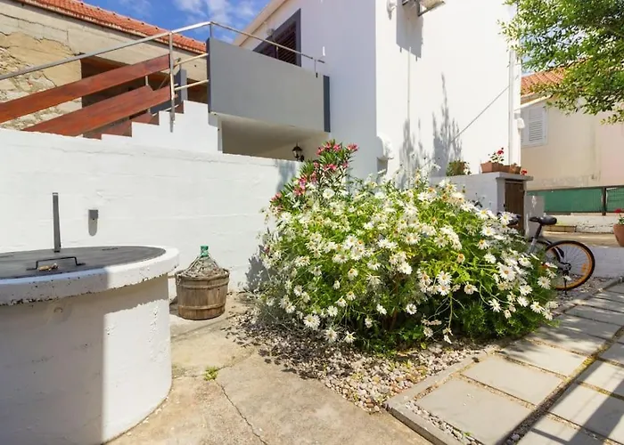 Kuca Za Odmor Laurus S Bazenom *